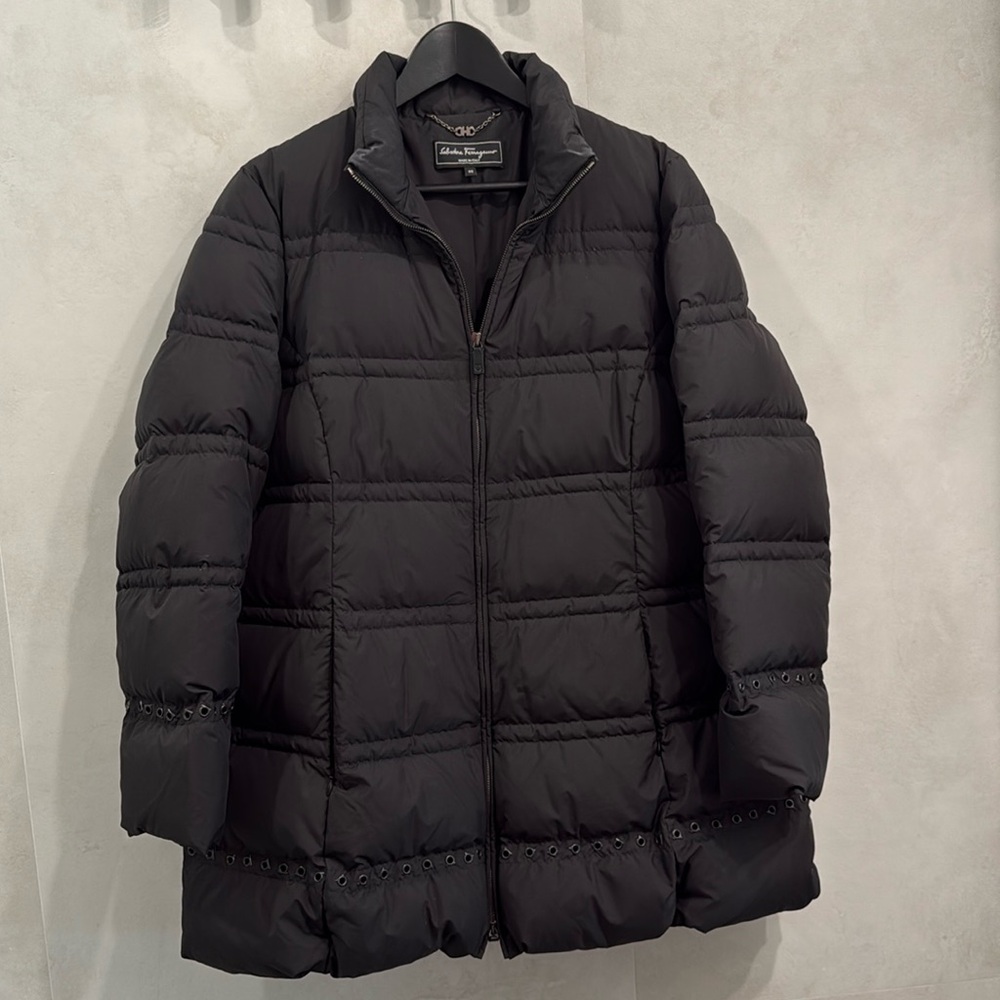Salvatore Ferragamo black winter puffer coat size 46